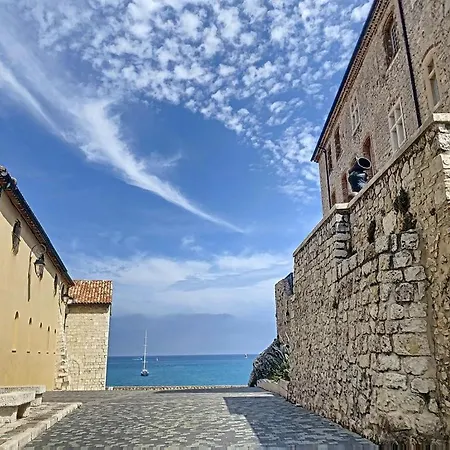 Charming Flat In Old - 50m From The Sea Antibes